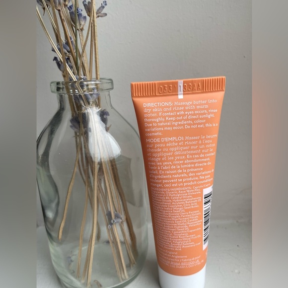 Elemis Superfood Glow Cleansing Butter - Picture 2 of 3